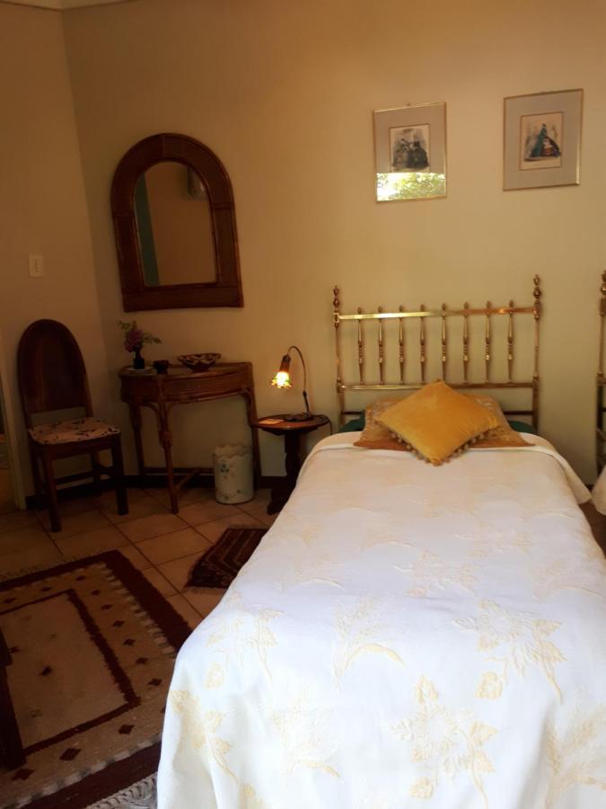 Hotel A La Fugue à Upington Extérieur photo